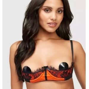 Frederick’s of Hollywood bra
